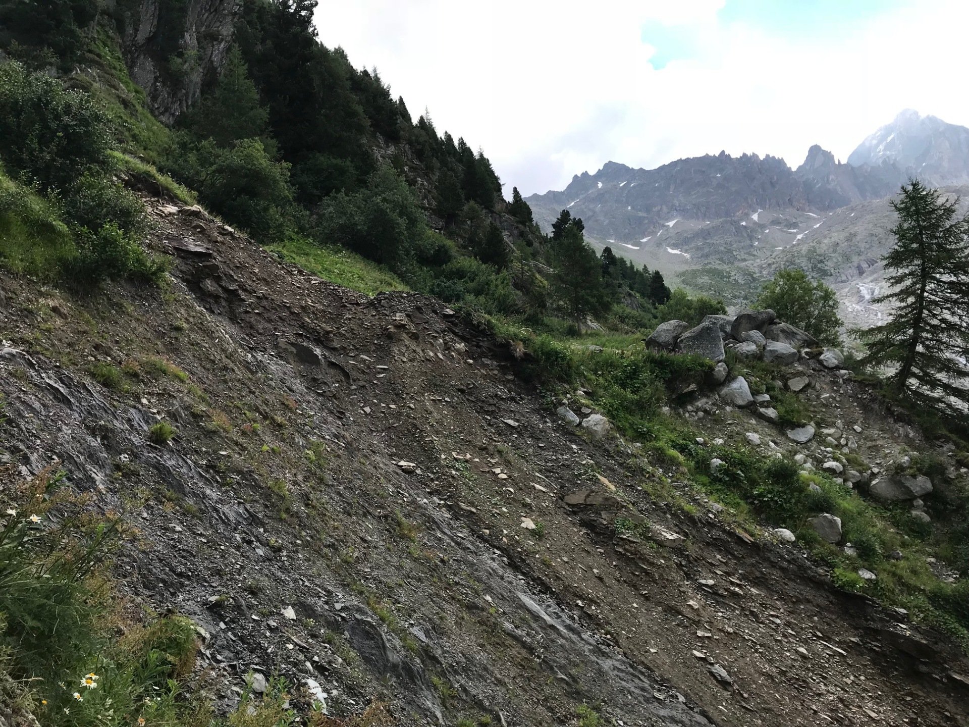 Fenetre d'Arpette eroded path