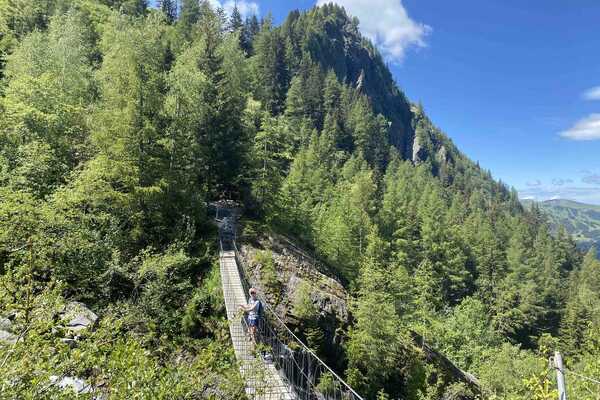 Suspension bridge Bionnasay