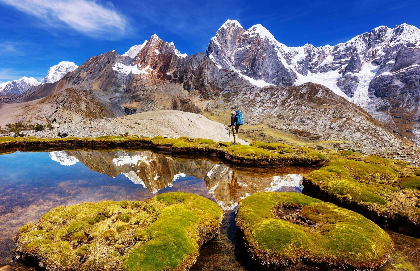 A stuuning view of mountains in Peru